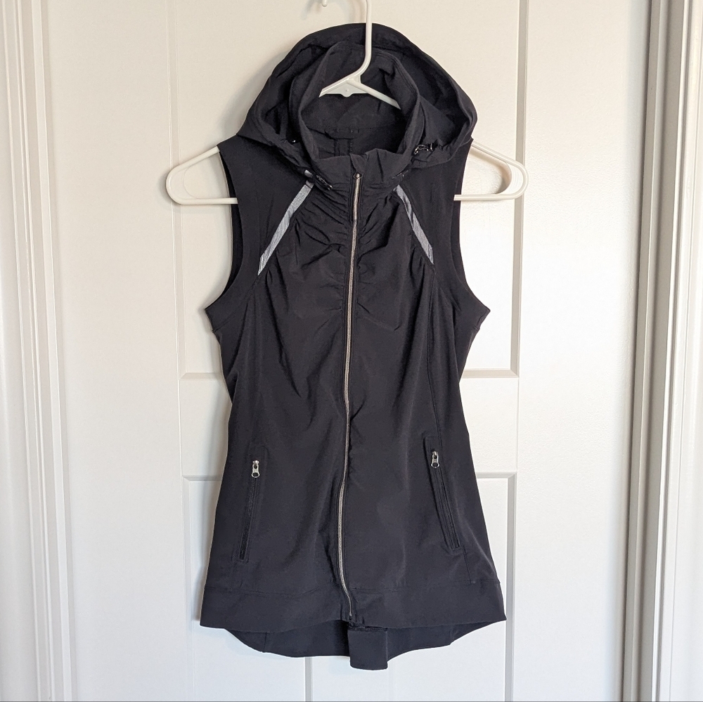 Lululemon Go The Distance Hooded Running Vest - Black sz 4
